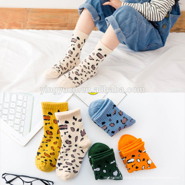 2019 Automne et hiver commerce extérieur nouveaux bas imprimés léopard chaussettes pour enfants chaussettes en coton épais pour bébé spot en gros